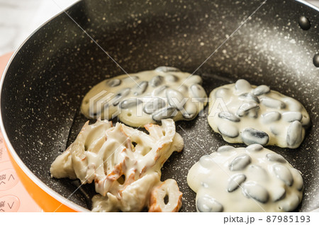揚げ焼きのくらかけ豆とちくわ 87985193