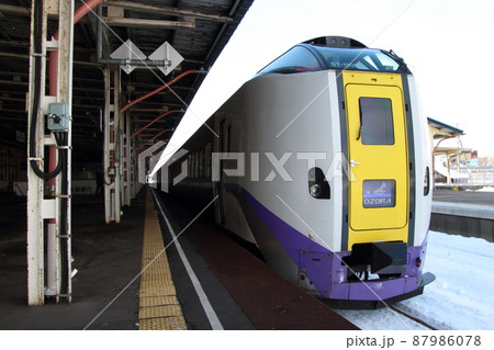 釧路駅:特急おおぞら(キハ261系1000番台:札幌⇔釧路) 釧路駅:特急おおぞら(キハ261系1000番台:札幌⇔釧路) 87986078