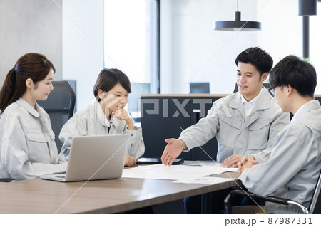 ビジネス 設計 開発 オフィスシーン ビジネス 設計 開発 オフィスシーン 87987331