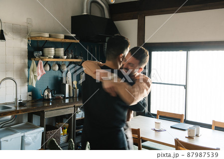 同性カップルのライフスタイル　 87987539