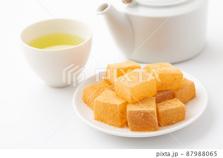 わらび餅と緑茶 87988065