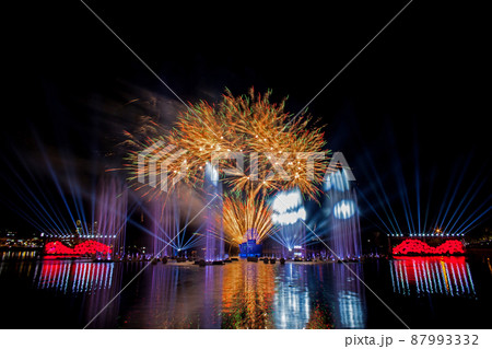 Beautiful fireworks in the night sky. Beautiful fireworks in the night sky. 87993332