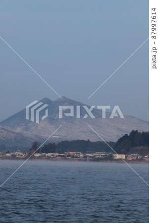 雪化粧の筑波山 87997614