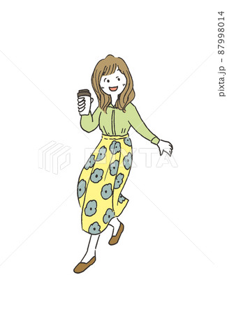 カフェラテをテイクアウトするおしゃれな女性 87998014