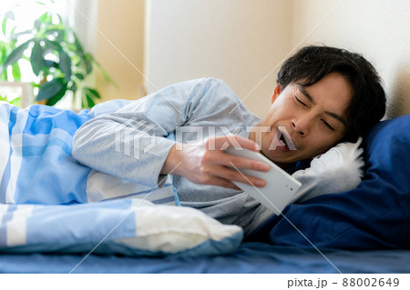 男性　ライフスタイル　朝 88002649