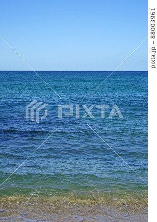 【京都府】舞鶴　三浜海岸（竜宮浜）の美しい海　京都府舞鶴市 88003961