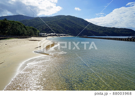 【京都府】舞鶴　三浜海岸（竜宮浜）の美しい海　京都府舞鶴市 88003968