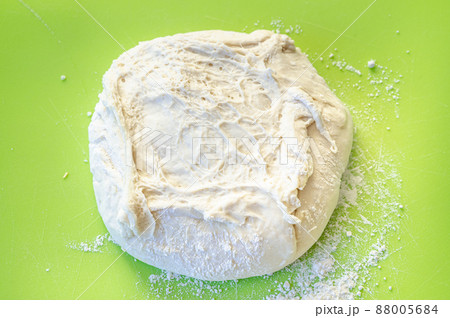 発酵したパン生地 88005684