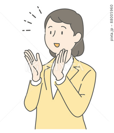 笑顔で喜ぶスーツの女性 88005960