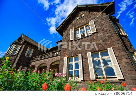 東京　北区　バラが咲き誇る旧古河庭園 88006714