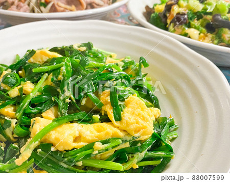 中国家庭料理・韮菜炒鶏蛋(にら玉) 中国家庭料理・韮菜炒鶏蛋(にら玉) 88007599
