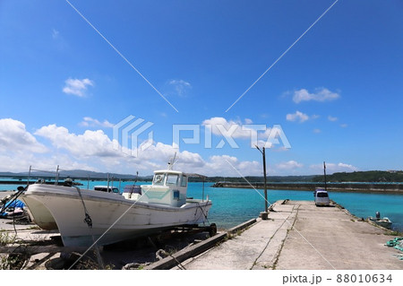 沖縄 今帰仁 古宇利漁港 沖縄 今帰仁 古宇利漁港 88010634