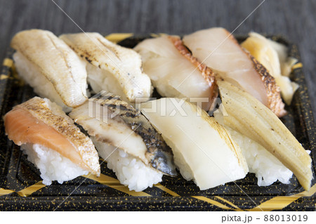 美味しい寿司盛合せ 88013019