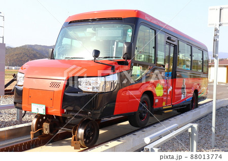 列車モードのDMV（阿佐海岸鉄道） 88013774