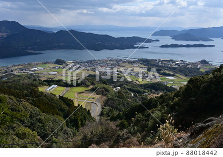 天草諸島最高峰天空に祀られた倉丘神社の鳥居 天草諸島最高峰天空に祀られた倉丘神社の鳥居 88018442