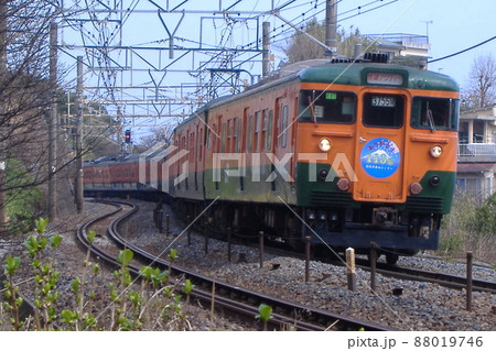東海道本線を疾走する晩年の113系電車_2006/3/12撮影 東海道本線を疾走する晩年の113系電車_2006/3/12撮影 88019746