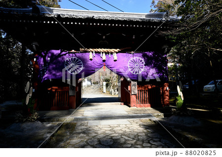 日本最初の毘沙門天 高槻市神峯山寺山門(仁王門) 日本最初の毘沙門天 高槻市神峯山寺山門(仁王門) 88020825