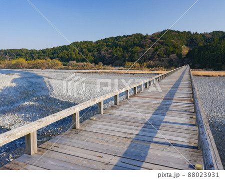 静岡島田_世界最長の木造橋・蓬莱橋 静岡島田_世界最長の木造橋・蓬莱橋 88023931