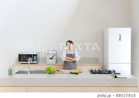 落ち込む主婦 ママ 落ち込む主婦 ママ 88025810