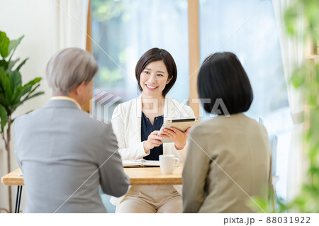 リフォーム相談 シニア 保険 介護 相続 資産運用 リフォーム相談 シニア 保険 介護 相続 資産運用 88031922