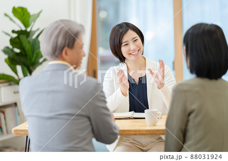 リフォーム相談 シニア 保険 介護 相続 資産運用 88031924