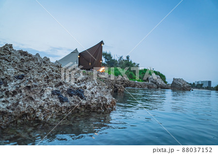 キャンプ テント 無骨キャンプ  海 焚き火  ブッシュクラフト オイルランプ 88037152