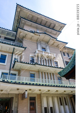 祇園甲部歌舞練場と弥栄会館（京都府京都市） 88039355