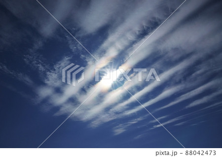 爽快な冬の青空と波状の上層雲・220212pm 爽快な冬の青空と波状の上層雲・220212pm 88042473