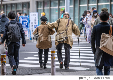 日本の東京都市景観 解除3日目(まん延防止)、東京8875人と再び増加…高齢化社会…=24日、上野 日本の東京都市景観 解除3日目(まん延防止)、東京8875人と再び増加…高齢化社会…=24日、上野 88044766
