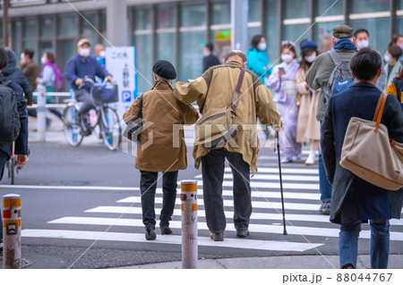 日本の東京都市景観 解除3日目(まん延防止)、東京8875人と再び増加…高齢化社会…=24日、上野 日本の東京都市景観 解除3日目(まん延防止)、東京8875人と再び増加…高齢化社会…=24日、上野 88044767