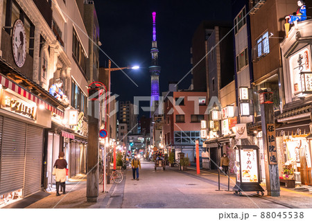 《東京都》浅草・夜の伝法院通り 88045538