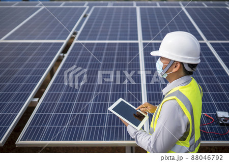 Electrical Engineering Examines Solar Panels in Renewable Energy Generation Electrical Engineering Examines Solar Panels in Renewable Energy Generation 88046792