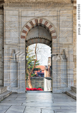 Opened door leading to the court of Blue Mosque, Istanbul, Turkey Opened door leading to the court of Blue Mosque, Istanbul, Turkey 88048986