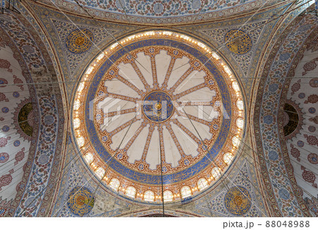 Decorated ceiling at Sultan Ahmed Mosque (Blue Mosque), Istanbul, Turkey Decorated ceiling at Sultan Ahmed Mosque (Blue Mosque), Istanbul, Turkey 88048988