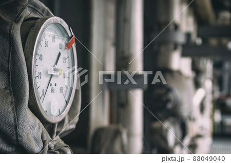 The pressure sensor is installed on the pipeline with thermal insulation 88049040