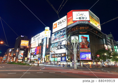 【北海道】札幌すすきの交差点の夜景 88049919