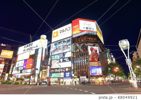 【北海道】札幌すすきの交差点の夜景 88049921