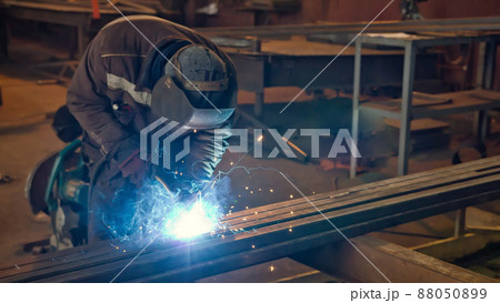 welder assembles of metal semi-automatic welding 88050899