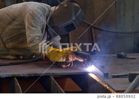 Plasma cutting steel plate 88050932