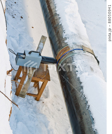 Radiography of welded joints of pipelines in winter conditions Radiography of welded joints of pipelines in winter conditions 88050941