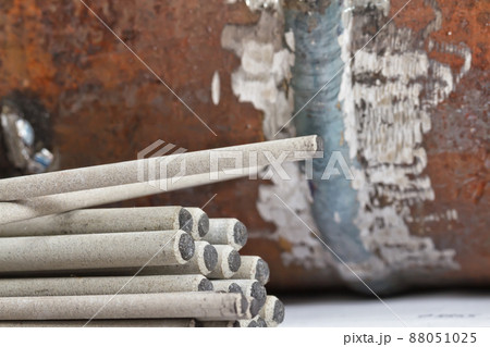 Electrodes for manual arc welding 88051025