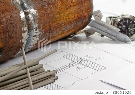 Electrodes for manual arc welding 88051026