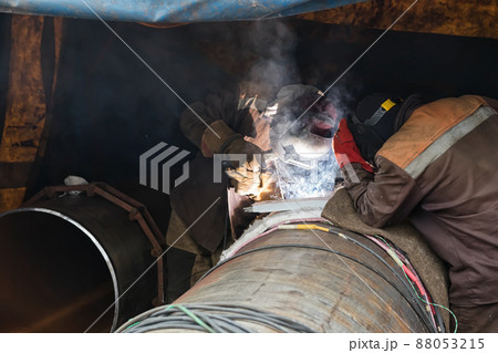 Welding works on gas pipeline 88053215