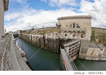 Empty airlock sluice of Volgo-don shipping canal is prepared to receive the barge Empty airlock sluice of Volgo-don shipping canal is prepared to receive the barge 88053361
