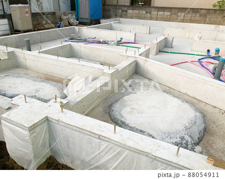 戸建て住宅の基礎工事の現場イメージ 88054911