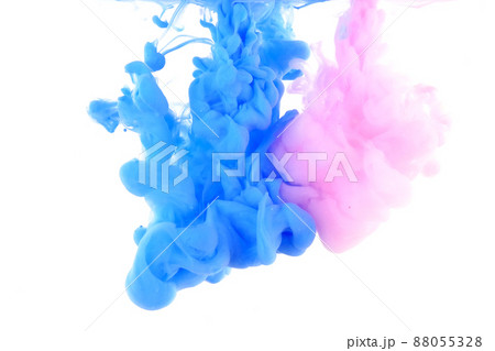 水中に広がるカラフルな絵具 88055328