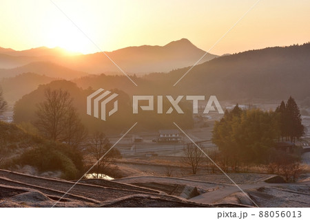 宇陀安田の朝 88056013