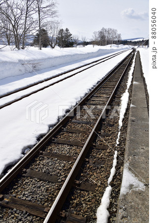 早春の北海道蘭越町で目名駅の風景を撮影 早春の北海道蘭越町で目名駅の風景を撮影 88056040