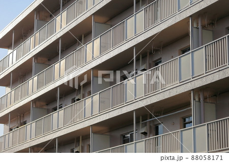 無人の公営住宅　イメージ 88058171