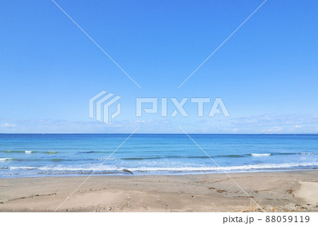 千葉県　南無谷海岸　青い空　海岸 88059119